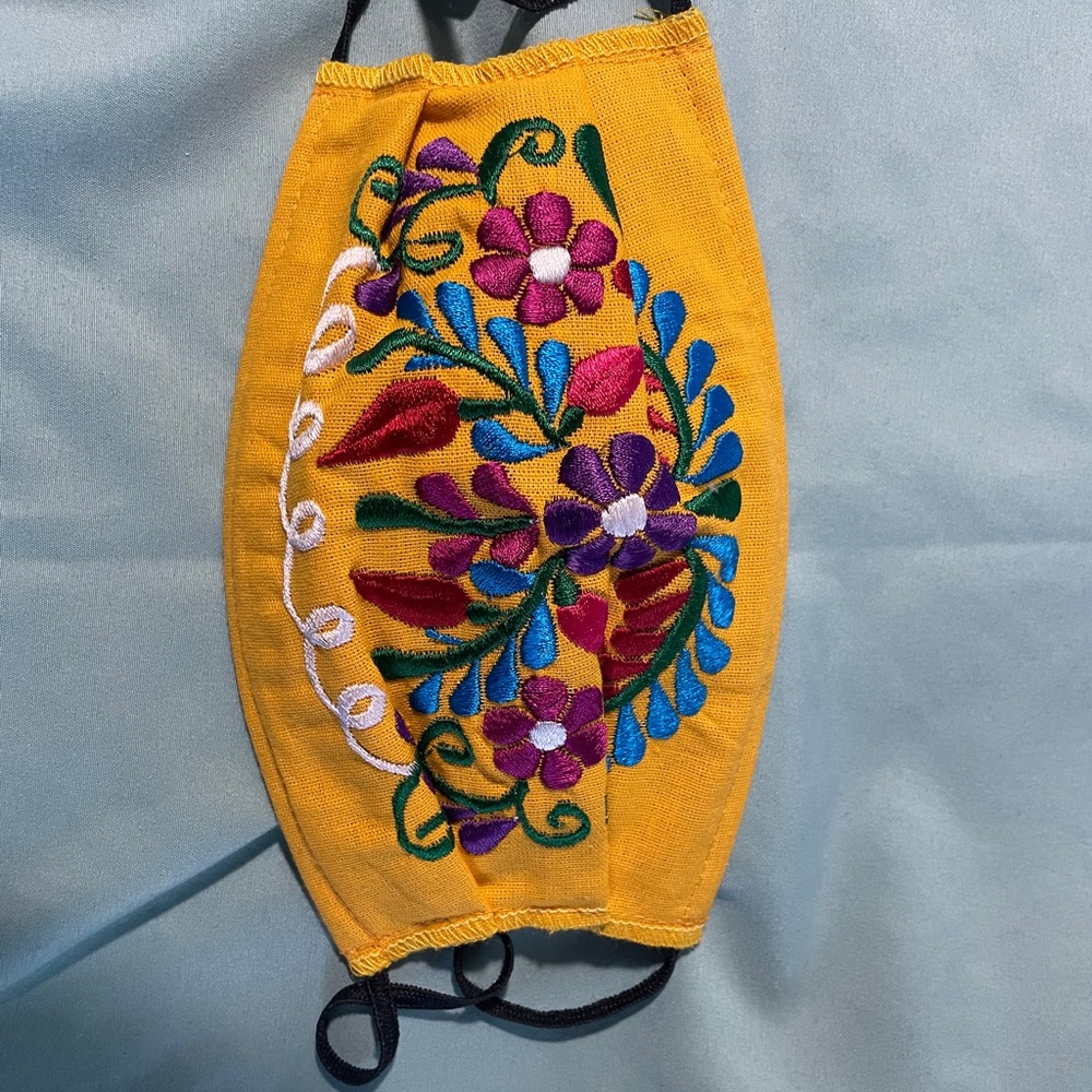 Embroidered face mask - Picture 6 of 12